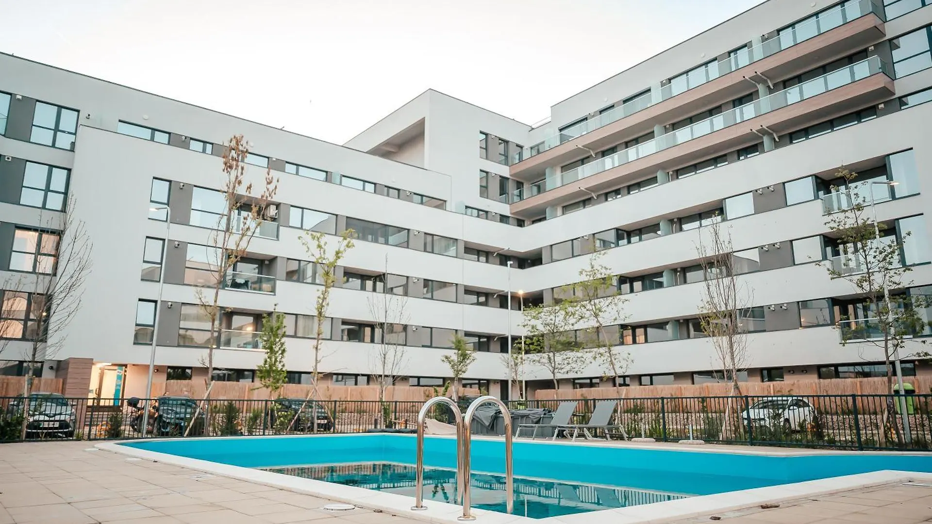 Modern Apartment Atria Urban - North Bucharest, Sector 1 0*, Boekarest